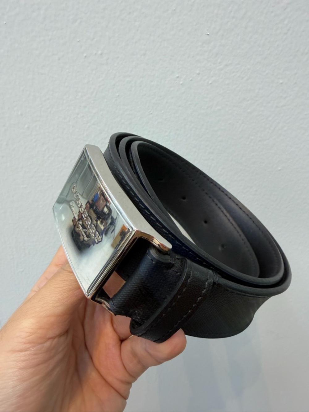 Burberry Black Leather Logo Stamped Belt size is 3.5*95cm - Picture 3 of 6